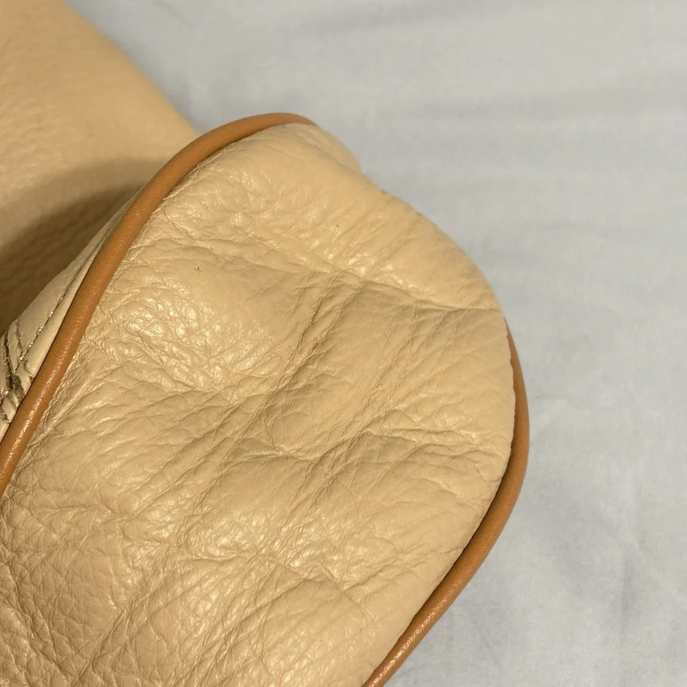 Stone Mountain Genuine Leather Light Tan Hobo Shoulder Bag